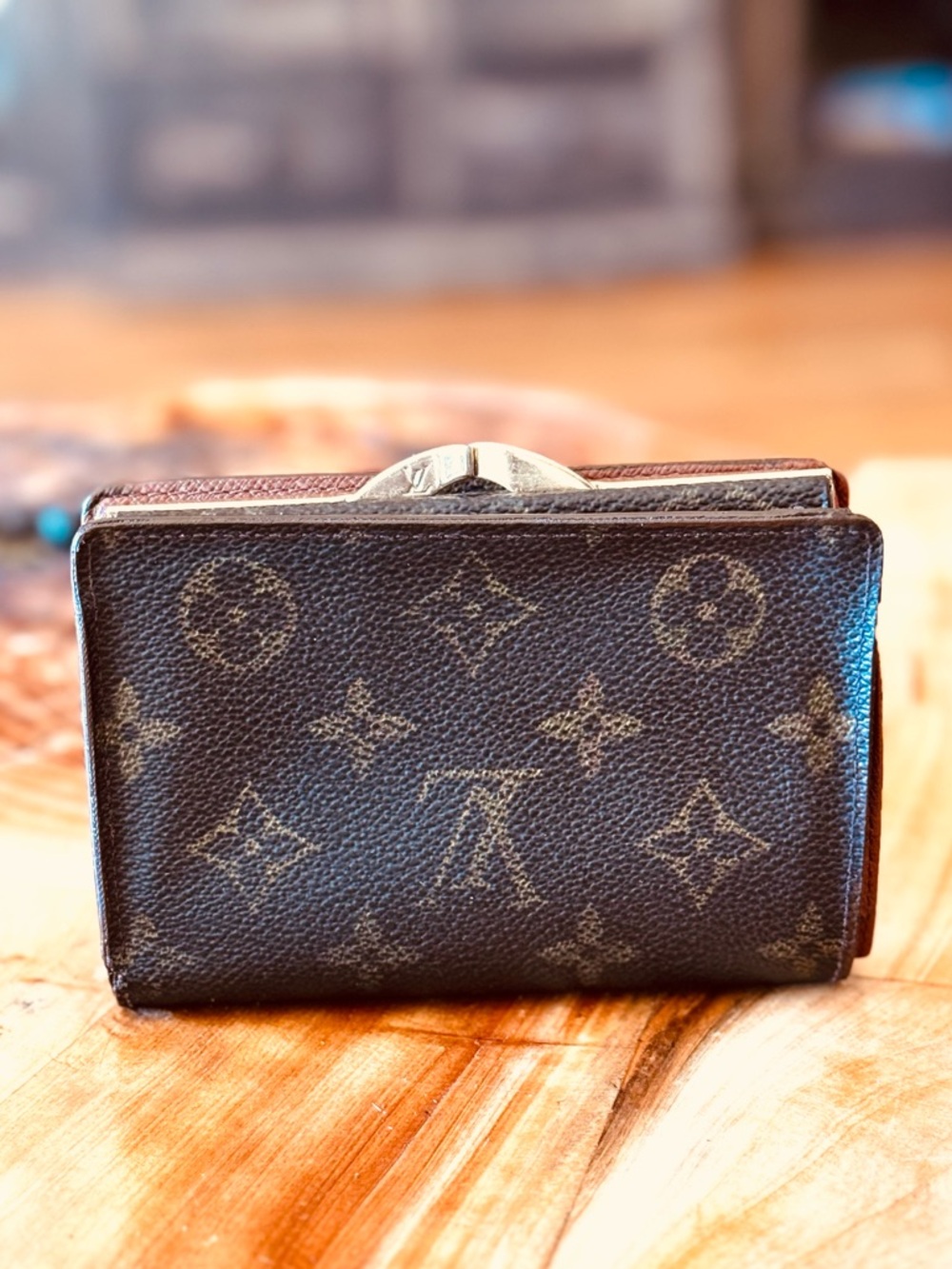 Louis Vuitton French purse wallet, monogram, vintage kiss Lock vintage authentic - Picture 3 of 16